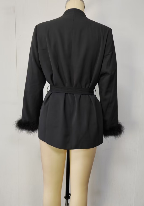 Fuzzy Trim Cropped Blazer​