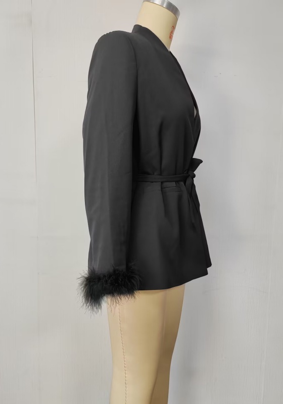 Fuzzy Trim Cropped Blazer​